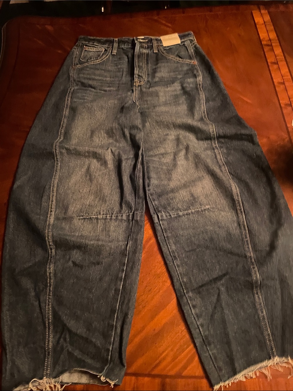 Universal Thread Women's Wide Leg Jeans in Dark Blue Denim
Barrell jeans
Firm
